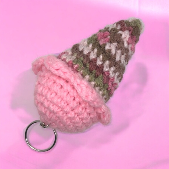 Strawberry Ice Cream with Pink Camo Cone Keychain - Picture 11 of 11